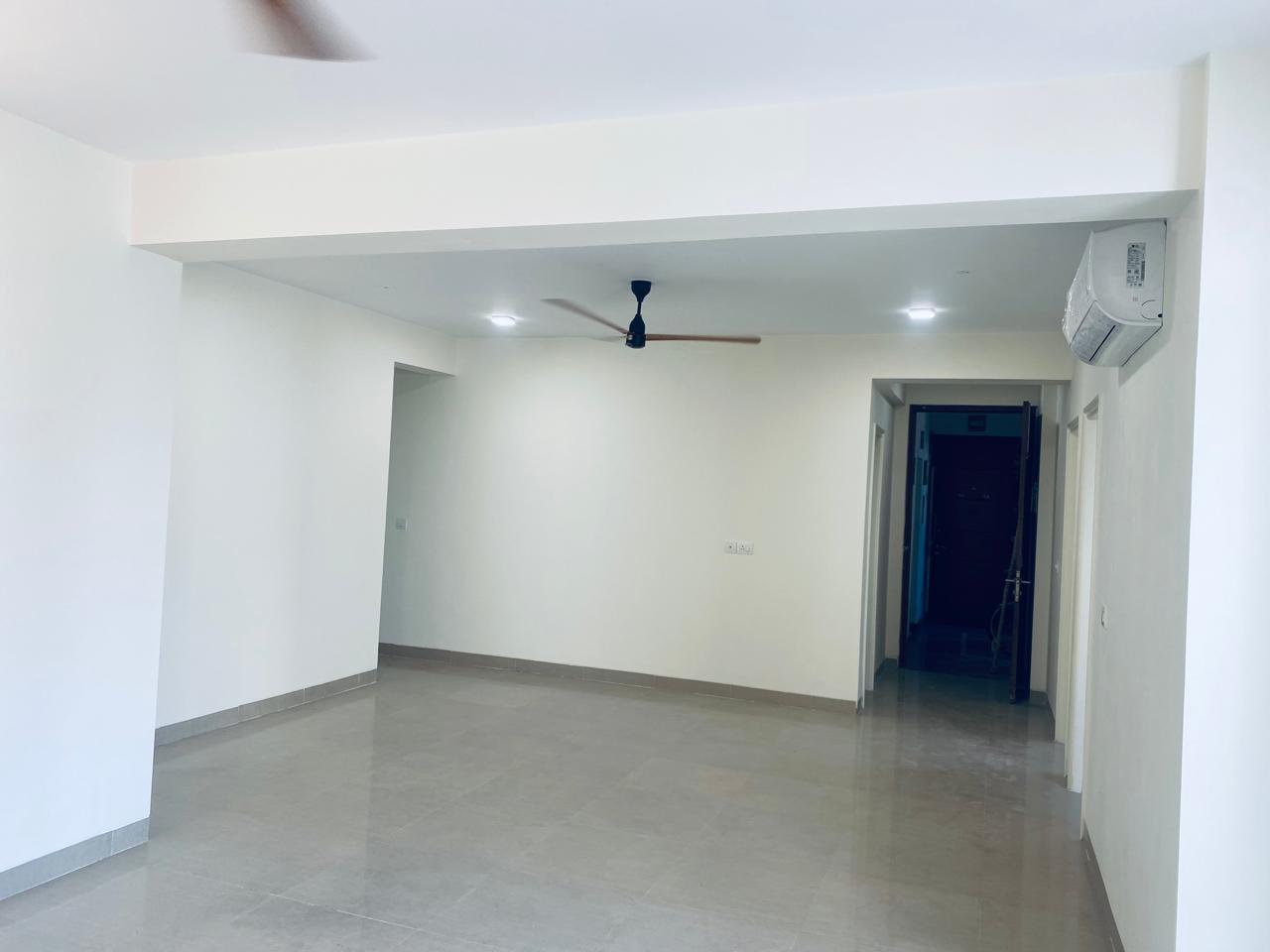 3 BHK + Servant Room Apartment For Rent in Paras Dews