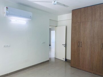 Room in 3 BHK Apartment at Paras Dews, Sector 106 – for Rent
