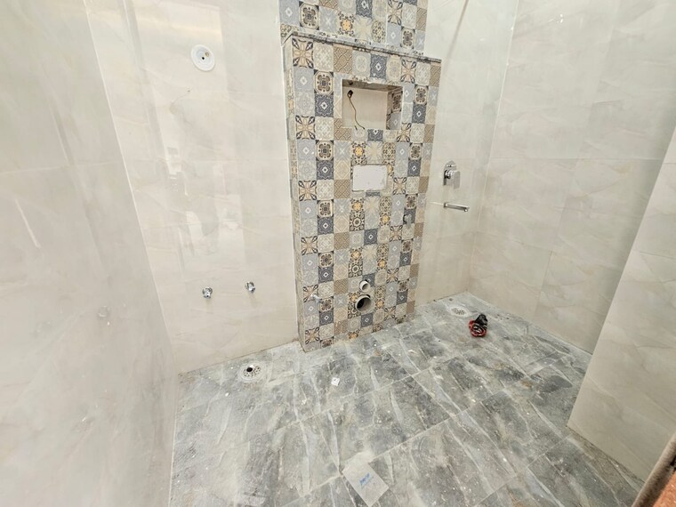 Bathroom, bptp-district-3 3 Bedroom 180 Sq.Yd. Builder Floor In Sector 85 Faridabad 9012140