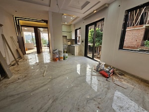 Parking in 3 BHK Builder Floor at BPTP District 3, Sector 85 – for Sale