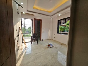 Parking in 3 BHK Builder Floor at BPTP District 3, Sector 85 – for Sale