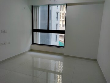 Room in 2 BHK Apartment at Sunteck City Avenue 2, Goregaon West – for Rent