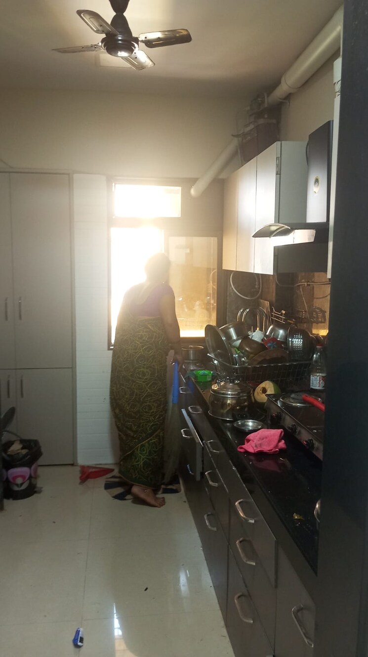  Parking, akashganga-complex-kavesar 2 Bedroom 750 Sq.Ft. Apartment In Kavesar Thane 9012110