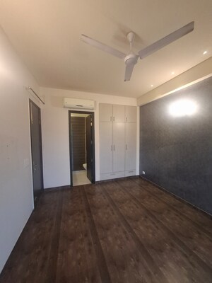 Furnished Amenities in 2.5 BHK Builder Floor at Malibu Shopping Arcade, Sector 47 – for Sale