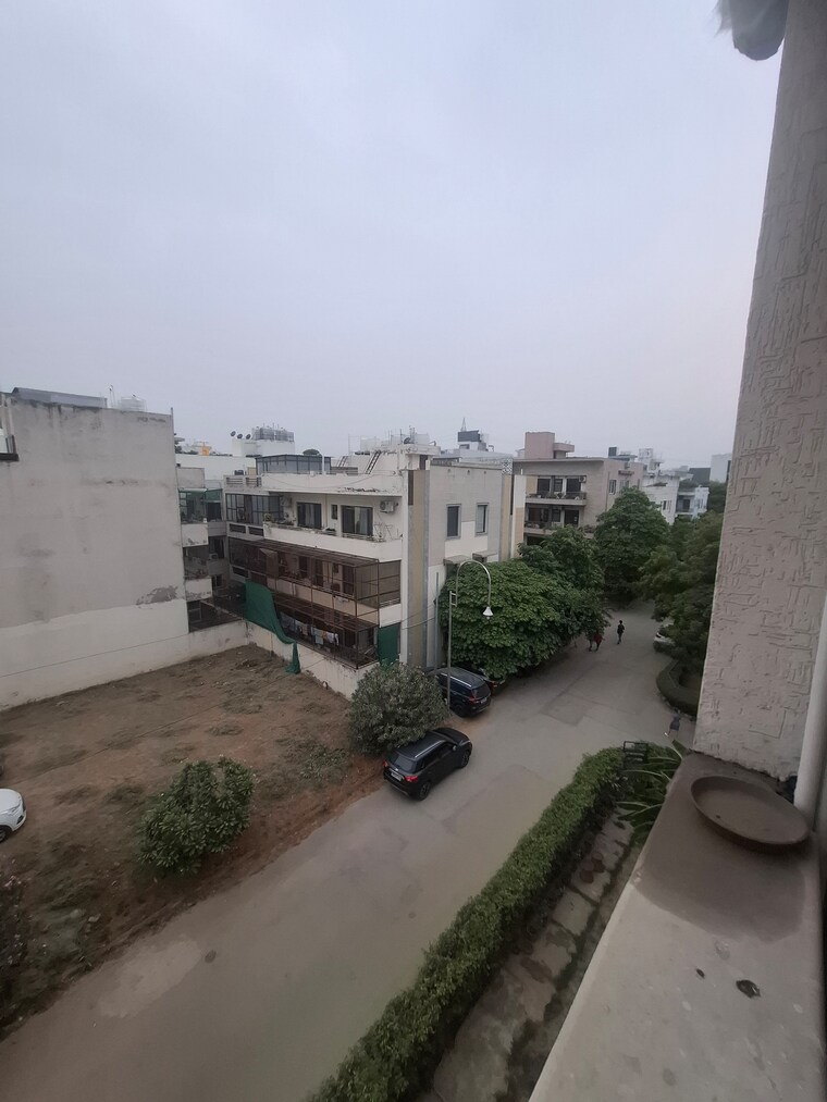 Balcony, malibu-shopping-arcade 2.5 Bedroom 204 Sq.Yd. Builder Floor In Sector 47 Gurgaon 9012143