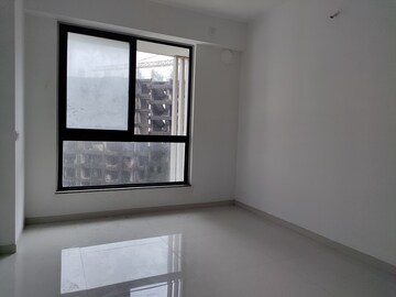 Room in 1.5 BHK Apartment at Sunteck City Avenue 2, Goregaon West – for Sale