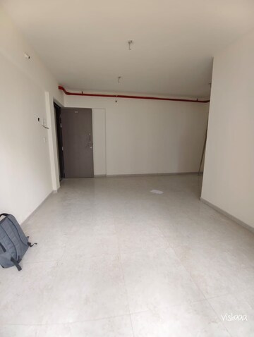 Room in 2 BHK Apartment at Vihang Valley Phase 3, Kasarvadavali – for Rent
