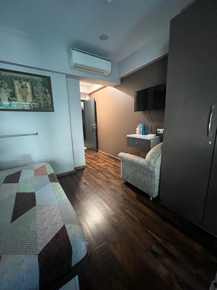 Living Room, bhaveshwar-smruti-apartment 3 Bedroom 1500 Sq.Ft. Apartment In Santacruz West Mumbai 9012189