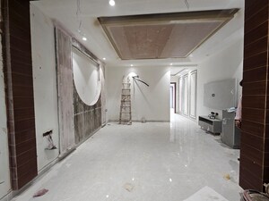 Building Lobby in 3 BHK Builder Floor at BPTP District 3, Sector 85 – for Sale