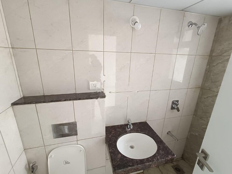 Bathroom, godrej-boulevard 3 Bedroom 1023 Sq.Ft. Apartment In Manjari Pune 9012208