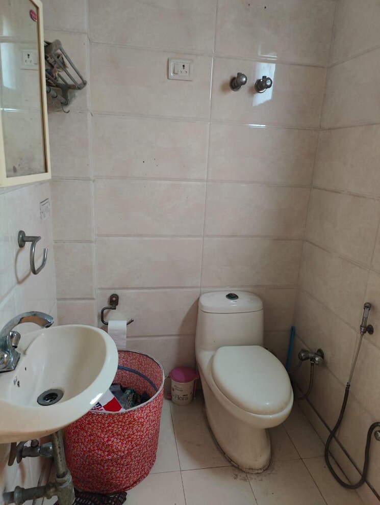 Bathroom, supertech-ecovillage-ii 2 Bedroom 890 Sq.Ft. Apartment In Sector 16b Greater Noida Greater Noida 9012239