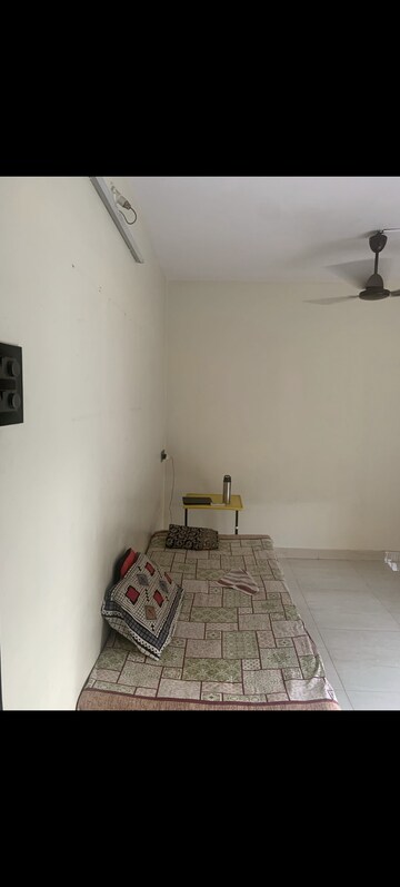 Room in 2 BHK Apartment at Vijay Park, Kasarvadavali – for Rent