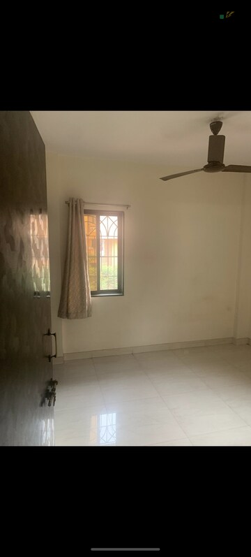 Room in 2 BHK Apartment at Vijay Park, Kasarvadavali – for Rent