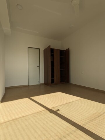 Room in 2 BHK Apartment at Kanakia Silicon Valley, Powai – for Rent