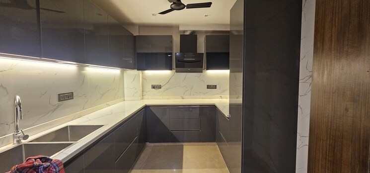 Kitchen, dlf phase i 3 Bedroom 200 Sq.Yd. Builder Floor In Dlf Phase I Gurgaon 9012339