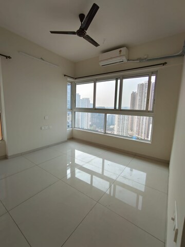 Room in 3 BHK Apartment at The Wadhwa Atmosphere, Mulund West – for Rent