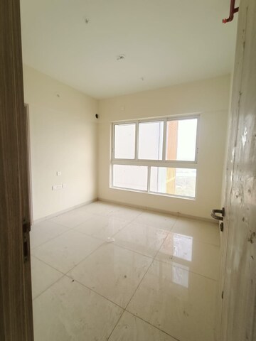 Room in 3 BHK Apartment at The Wadhwa Atmosphere, Mulund West – for Rent