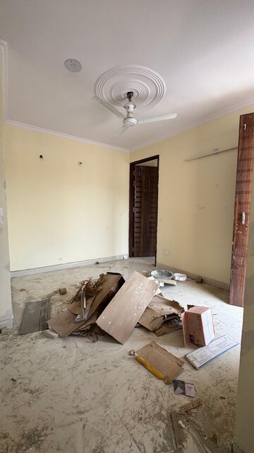 Living Room in 1 BHK Builder Floor at Palm Residency Chhatarpur, Chattarpur – for Rent