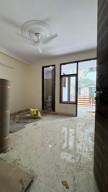 Room in 1 BHK Builder Floor at Palm Residency Chhatarpur, Chattarpur – for Rent