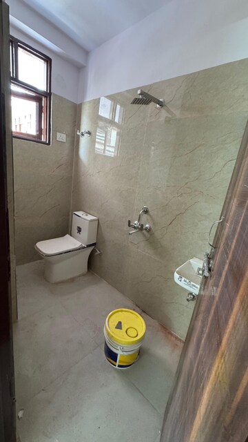 Bathroom in 1 BHK Builder Floor at Palm Residency Chhatarpur, Chattarpur – for Rent