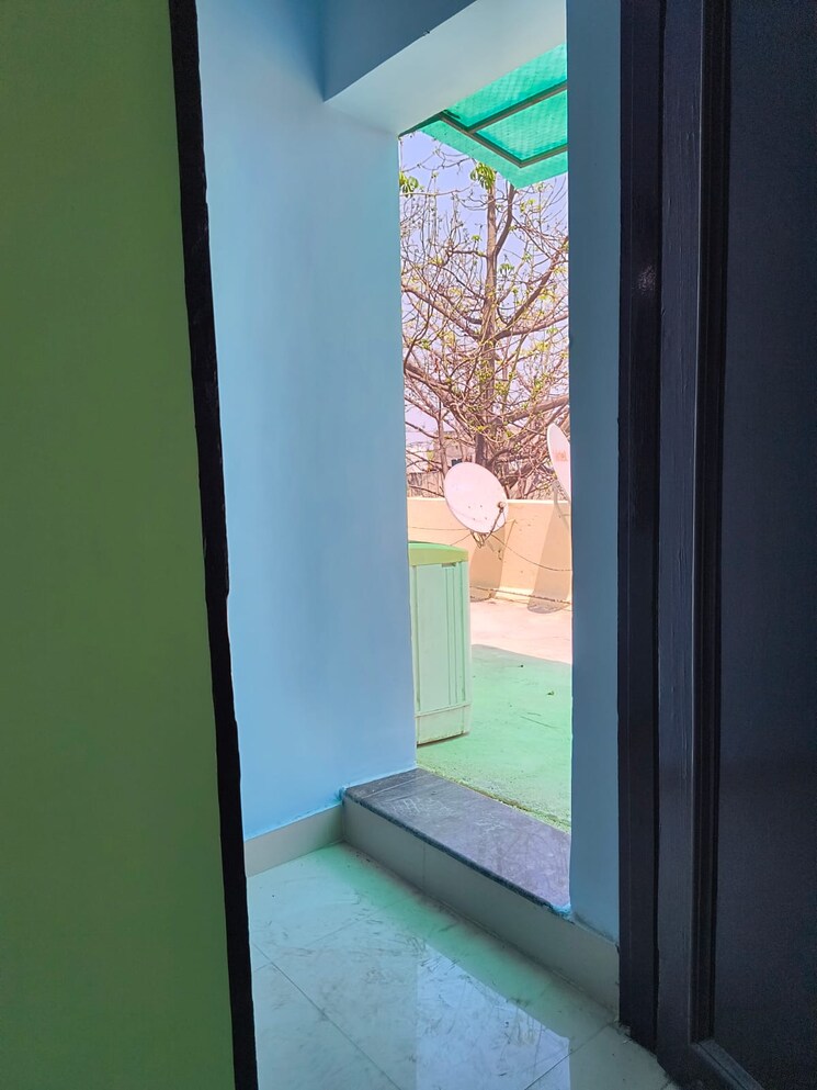 Balcony, sarita-vihar-pocket-j-rwa 1 Bedroom 350 Sq.Ft. Apartment In Sarita Vihar Delhi 9012406