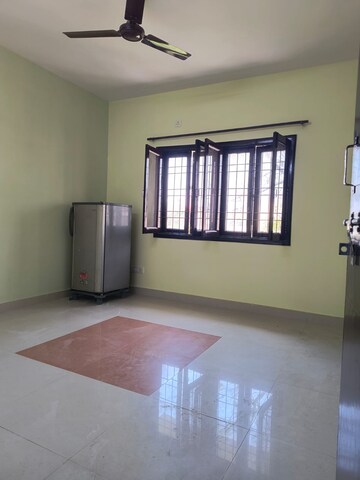 Room in 1 BHK Apartment at Sarita Vihar Pocket-J RWA, Sarita Vihar – for Rent