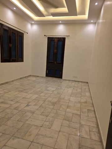 Room in 3 BHK Independent House at Sector 45 – for Rent