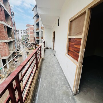 Balcony in 1 RK Independent House at Mother Homez, Sector 73 – for Rent