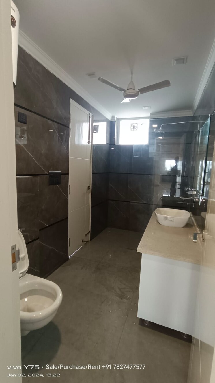 Bathroom, bptp-park-81 3 Bedroom 275 Sq.Yd. Builder Floor In Sector 81 Faridabad 9012405
