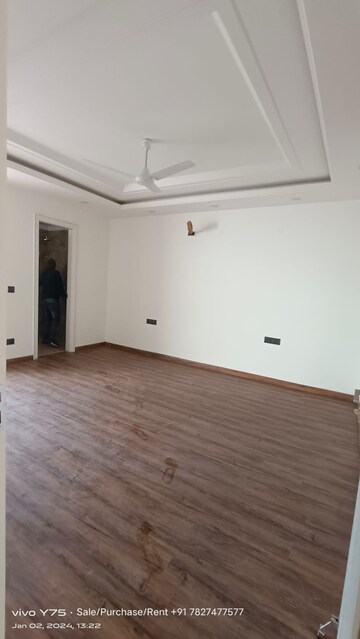 Room in 3 BHK Builder Floor at BPTP Park 81, Sector 81 – for Rent