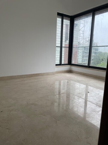 Room in 2 BHK Apartment at Shivraj Heights, Khar West – for Rent