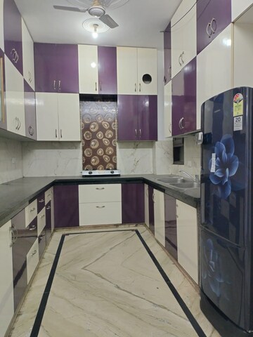 Kitchen in 3 BHK Apartment at DLF City Phase III, Sector 24 – for Rent