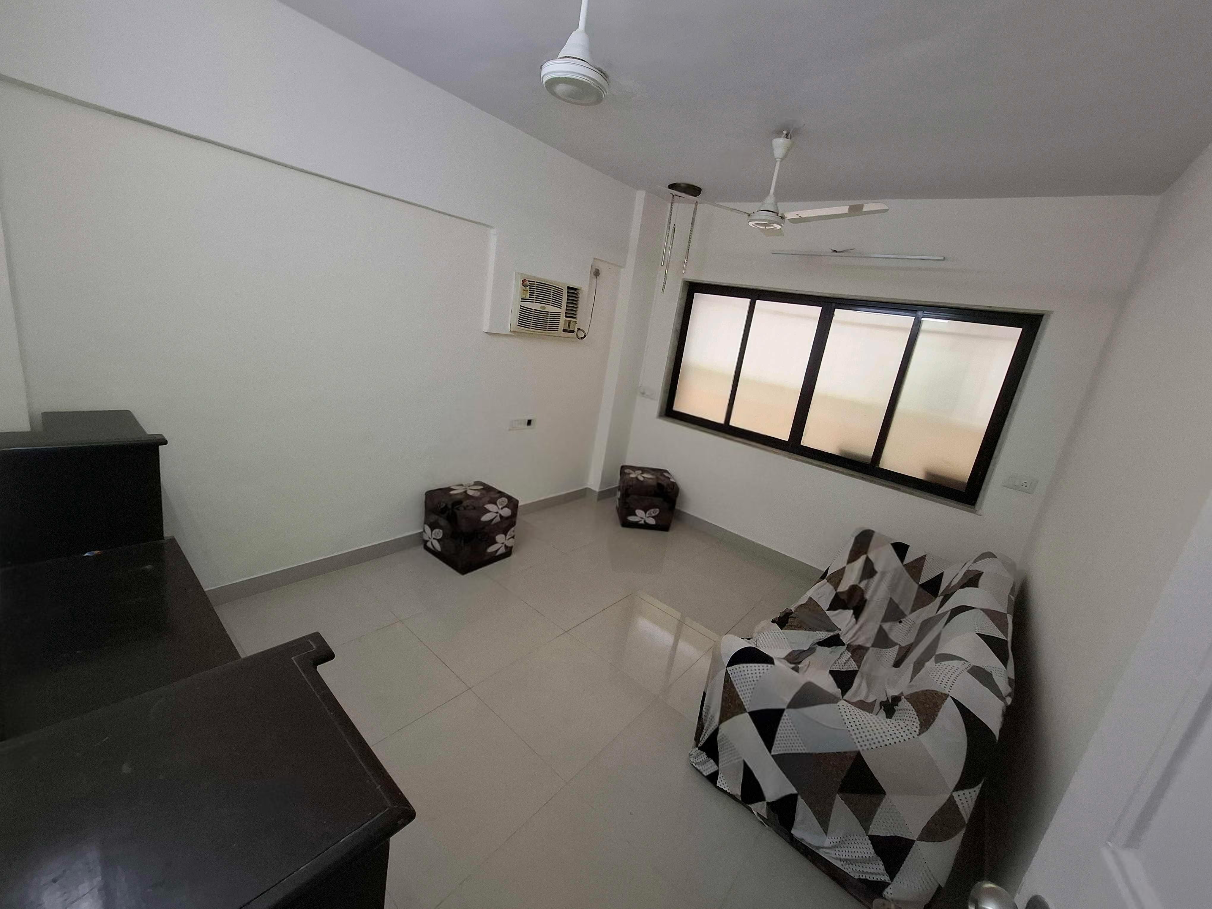 2 BHK Apartment For Rent in Seven Bungalow