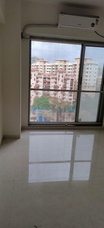 Room in 1 BHK Apartment at Naman Premier, Andheri East – for Rent