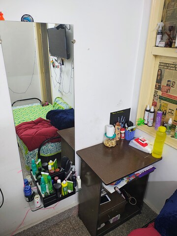 Team Area in 1.5 BHK Builder Floor at Vasundhara Sector 2 – for Rent