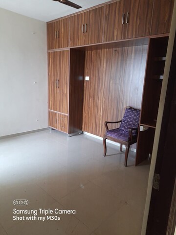 Room in 2 BHK Apartment at Landcraft Golflinks Plaza, Pandav Nagar – for Sale