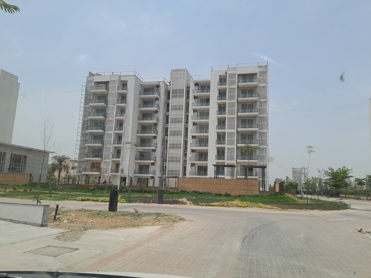 Exterior View, godrej-golf-links-evoke 4 Bedroom 2276 Sq.Ft. Apartment In Sector 27 Yamuna Expressway Greater Noida 9012594