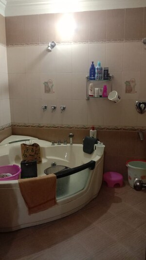 Bathroom in 6+ BHK Independent House at Raj Nagar – for Sale