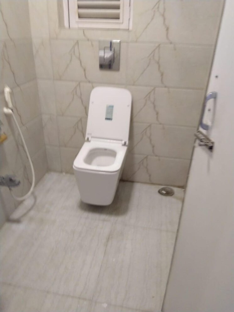 Bathroom, ps-srijan-corporate-park Commercial Office Space 2891 Sq.Ft. In Salt Lake Sector V Kolkata 9012653