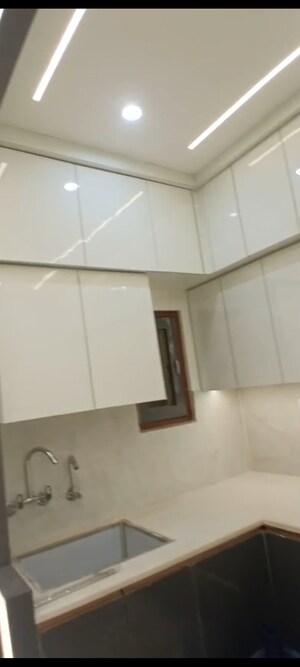 Furnished Amenities in 4 BHK Builder Floor at Vasundhara Sector 5 – for Sale