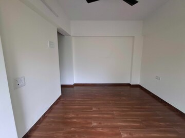 Room in 2 BHK Apartment at Amboli – for Rent