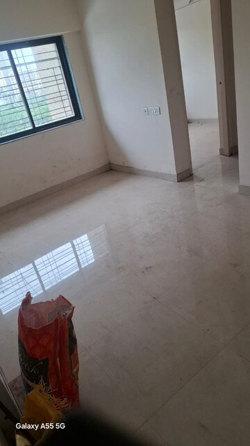 Room in 2 BHK Apartment at Patrachawl Mhada, Goregaon West – for Rent