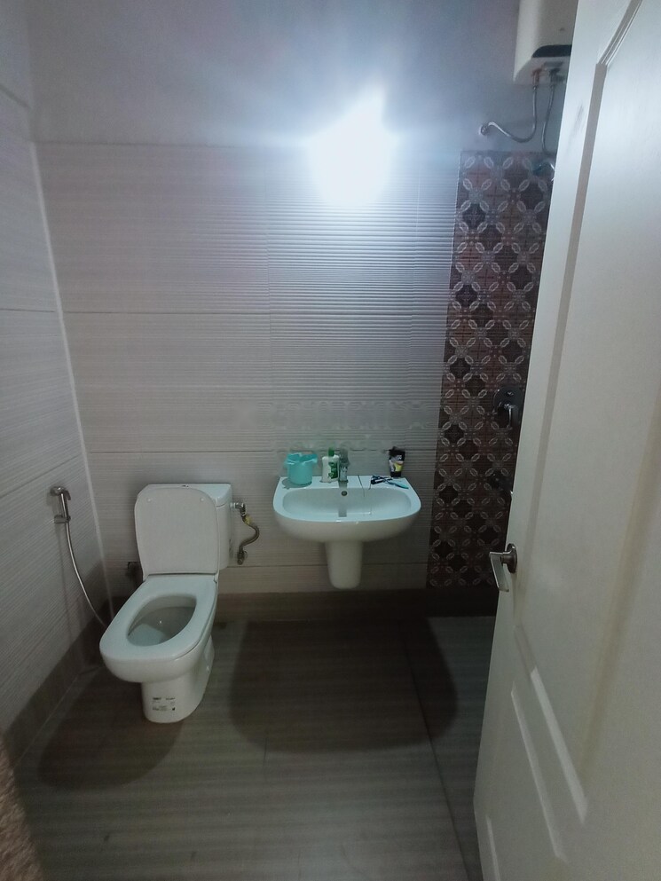 Bathroom, kumar-park-infinia 2 Bedroom 767 Sq.Ft. Apartment In Fursungi Pune 9012756