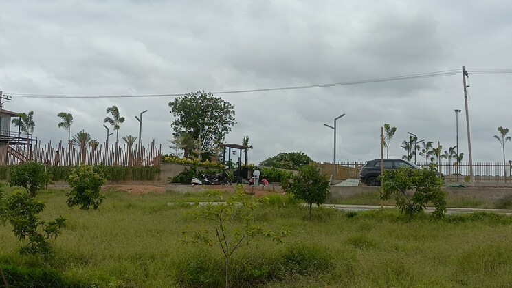 Garden, arising-peacock-valley  200 Sq.Yd. Plot In Chellampalle Hyderabad 9012815