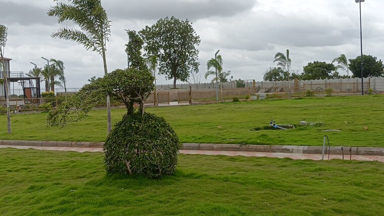 Garden, arising-peacock-valley  200 Sq.Yd. Plot In Chellampalle Hyderabad 9012815