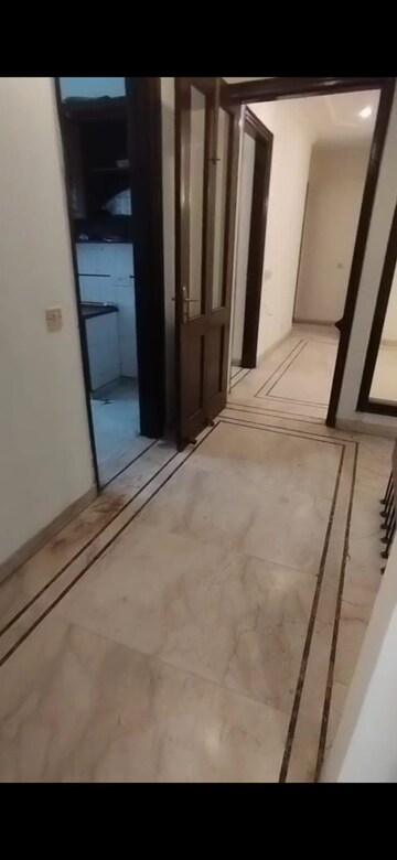 Room in 4 BHK Apartment at Sarvodaya Enclave – for Rent