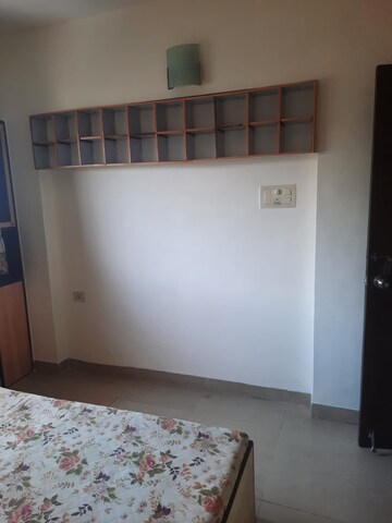 Room in 2 BHK Apartment at Gera Foliage, Viman Nagar – for Rent