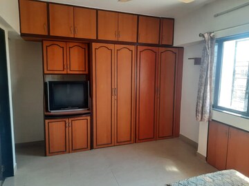 Room in 2 BHK Apartment at Gera Foliage, Viman Nagar – for Rent