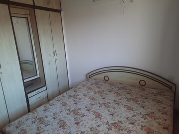 Room in 2 BHK Apartment at Gera Foliage, Viman Nagar – for Rent