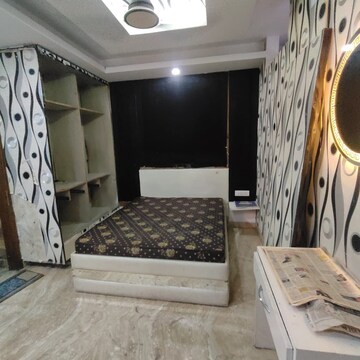 Bedroom in 3.5 BHK Builder Floor at Malviya Nagar – for Rent